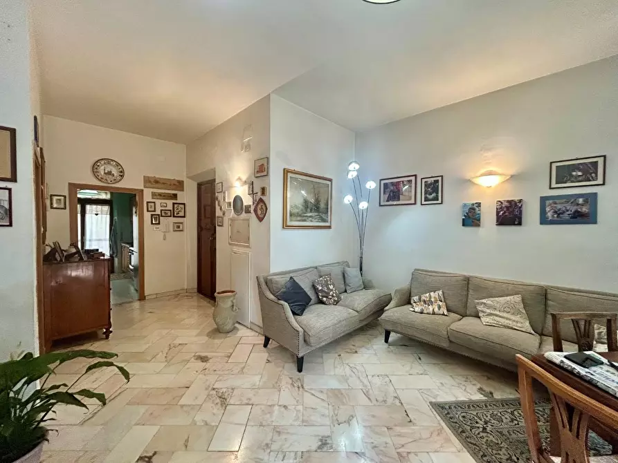 Immagine 3 di Appartamento in vendita  a Siena