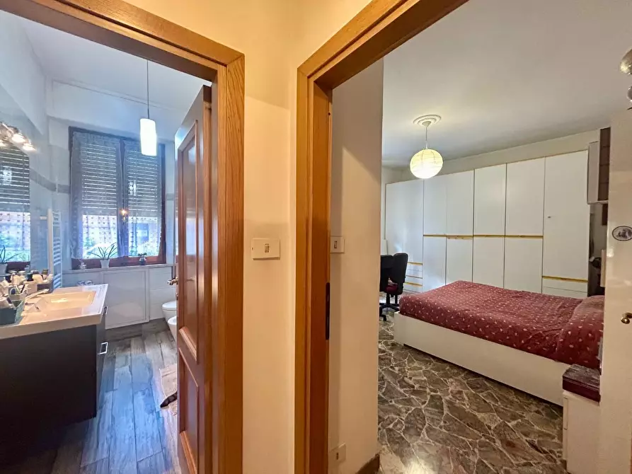 Immagine 15 di Appartamento in vendita  a Siena