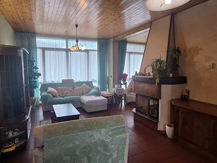 Immagine 2 di Villa in vendita  a Coreglia Antelminelli