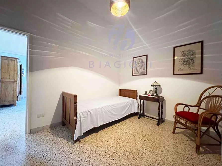 Immagine 21 di Villa in vendita  a Pietrasanta