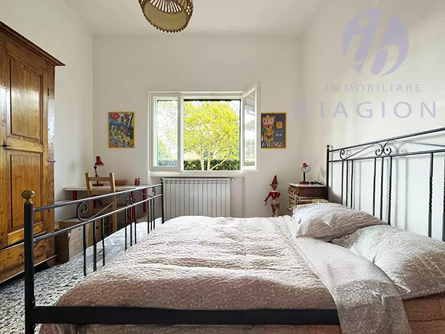 Immagine 18 di Villa in vendita  a Pietrasanta