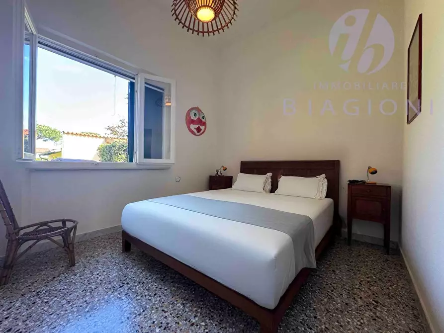 Immagine 12 di Villa in vendita  a Pietrasanta