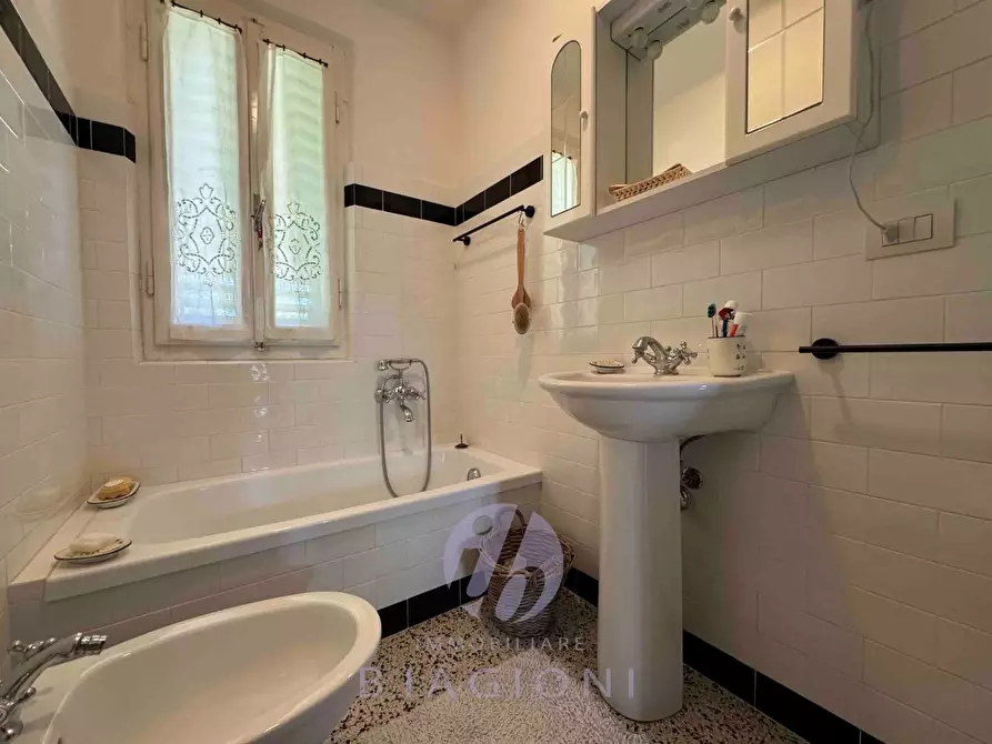 Immagine 26 di Villa in vendita  a Pietrasanta