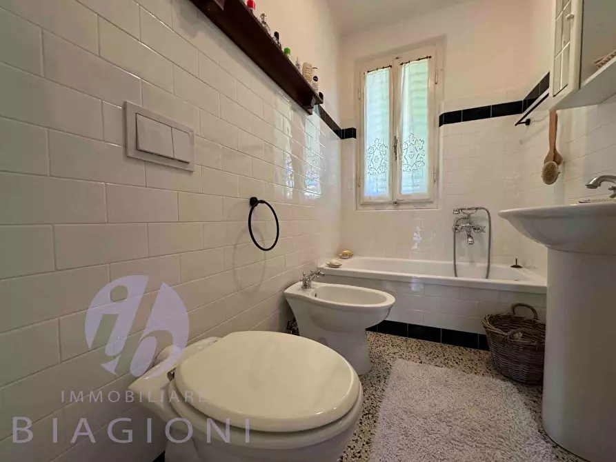 Immagine 25 di Villa in vendita  a Pietrasanta