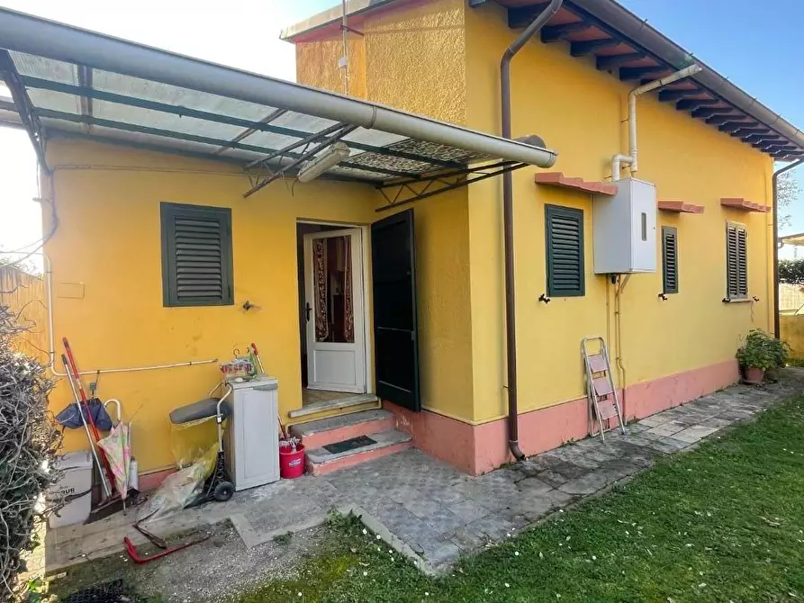 Immagine 2 di Casa indipendente in vendita  a Pietrasanta