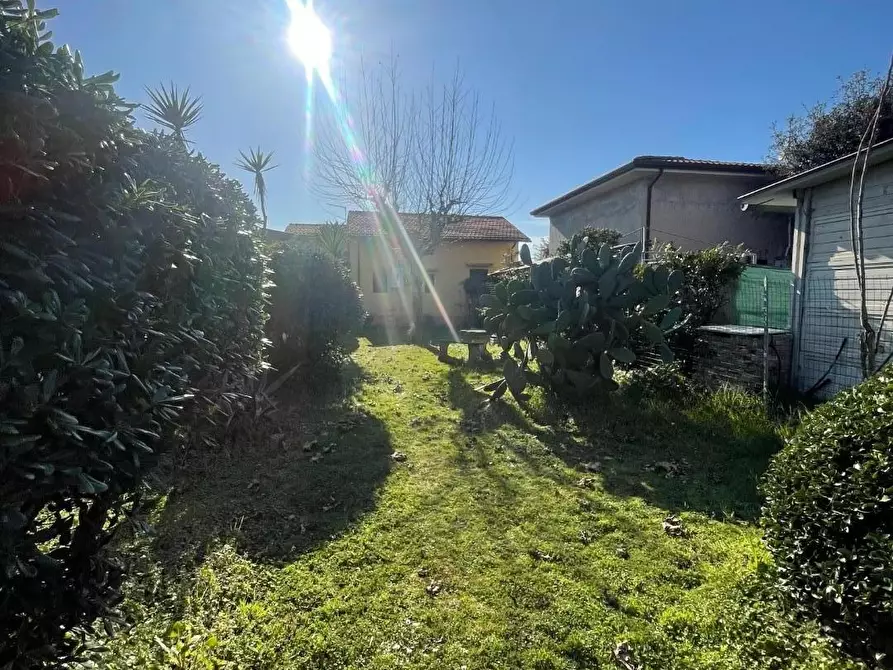 Immagine 5 di Casa indipendente in vendita  a Pietrasanta