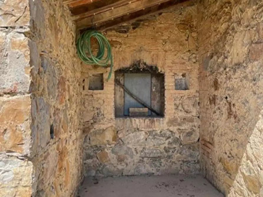 Immagine 12 di Rustico / casale in vendita  a Semproniano