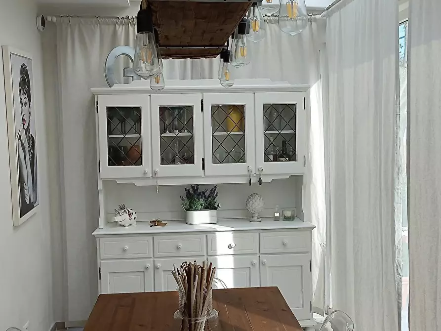 Immagine 2 di Villa in vendita  a Massa