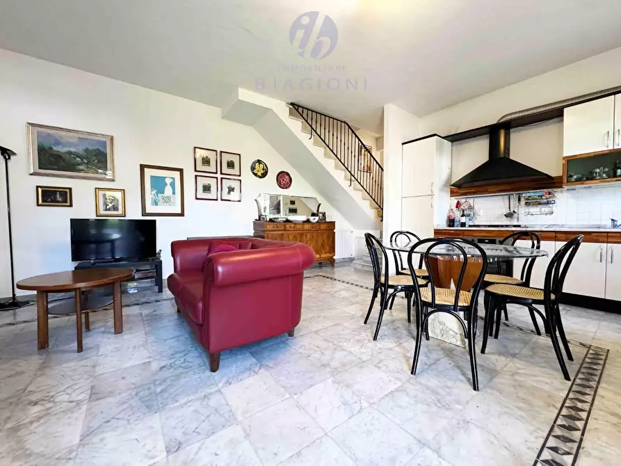 Immagine 21 di Casa bifamiliare in vendita  a Pietrasanta