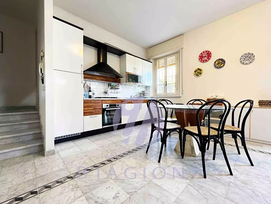 Immagine 12 di Casa bifamiliare in vendita  a Pietrasanta