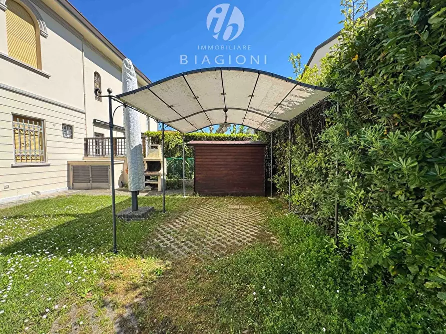 Immagine 7 di Casa bifamiliare in vendita  a Pietrasanta