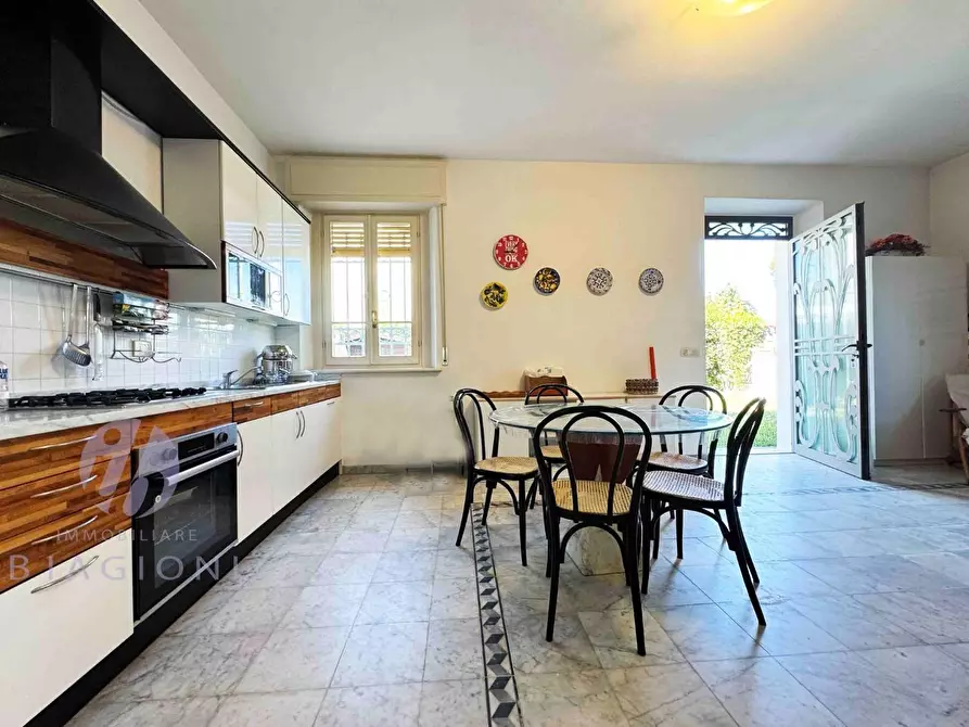 Immagine 19 di Casa bifamiliare in vendita  a Pietrasanta