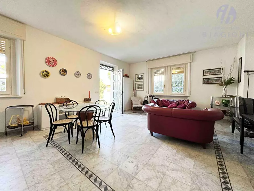 Immagine 18 di Casa bifamiliare in vendita  a Pietrasanta