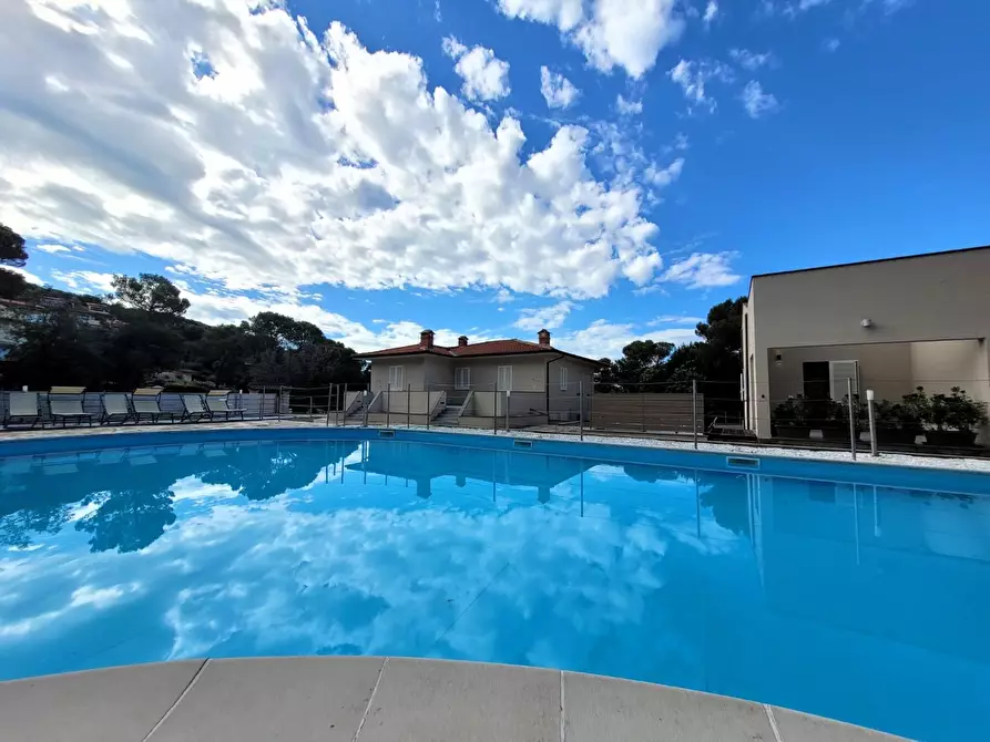 Immagine 3 di Appartamento in vendita  a Rosignano Marittimo