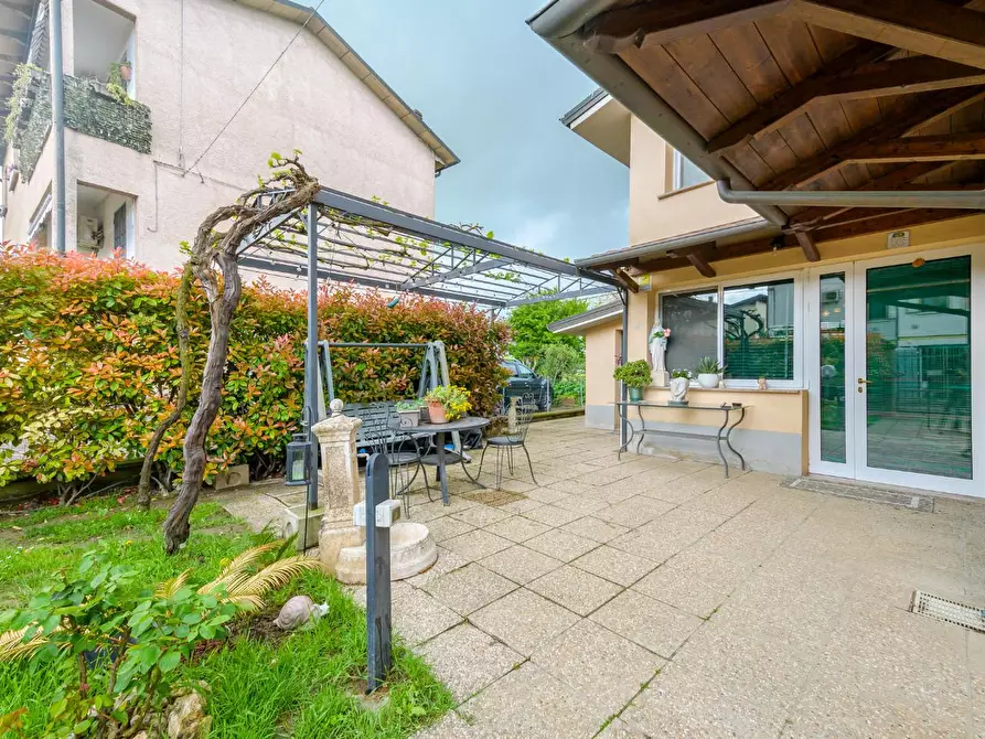 Immagine 36 di Casa indipendente in vendita  a Reggio Nell'emilia