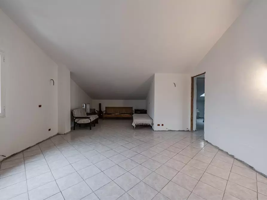 Immagine 32 di Casa indipendente in vendita  a Reggio Nell'emilia