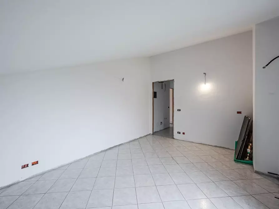 Immagine 37 di Casa indipendente in vendita  a Reggio Nell'emilia