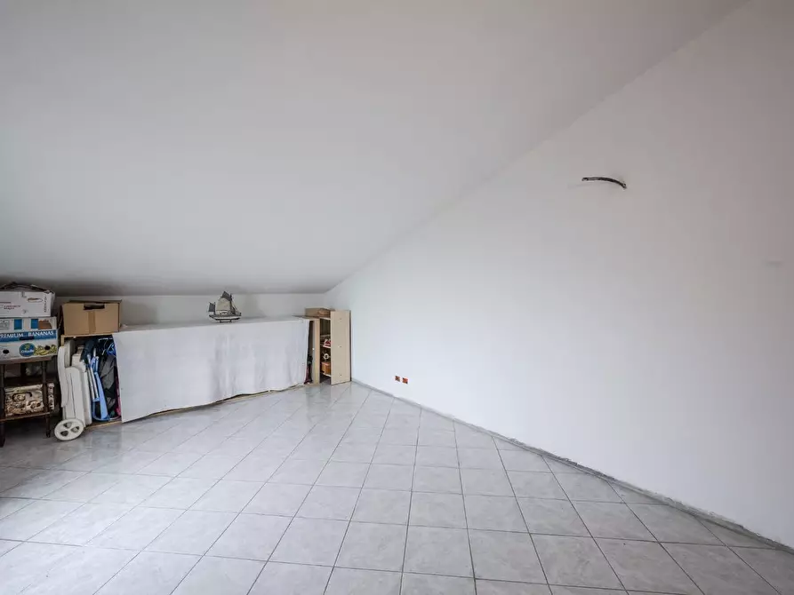 Immagine 36 di Casa indipendente in vendita  a Reggio Nell'emilia