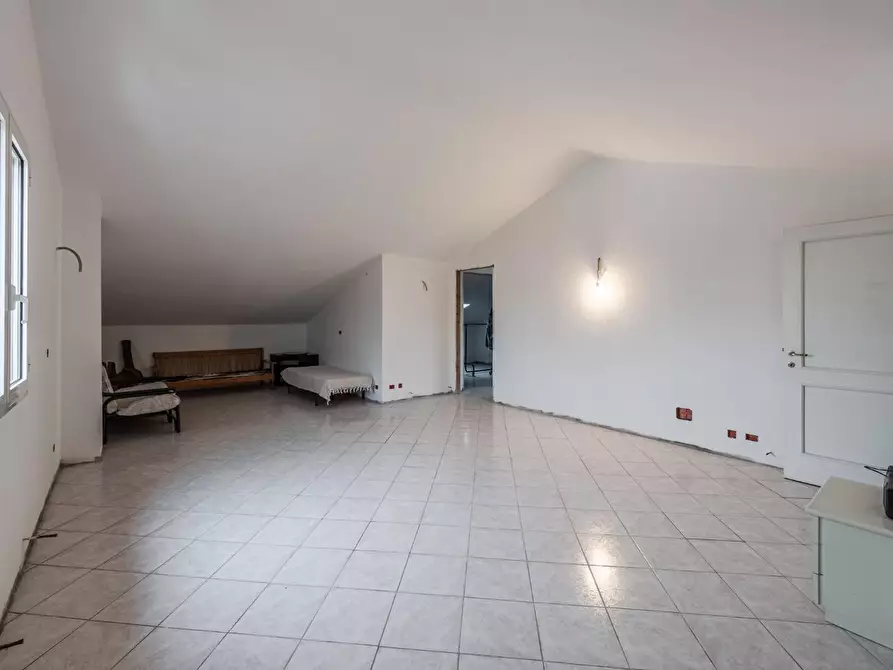 Immagine 33 di Casa indipendente in vendita  a Reggio Nell'emilia