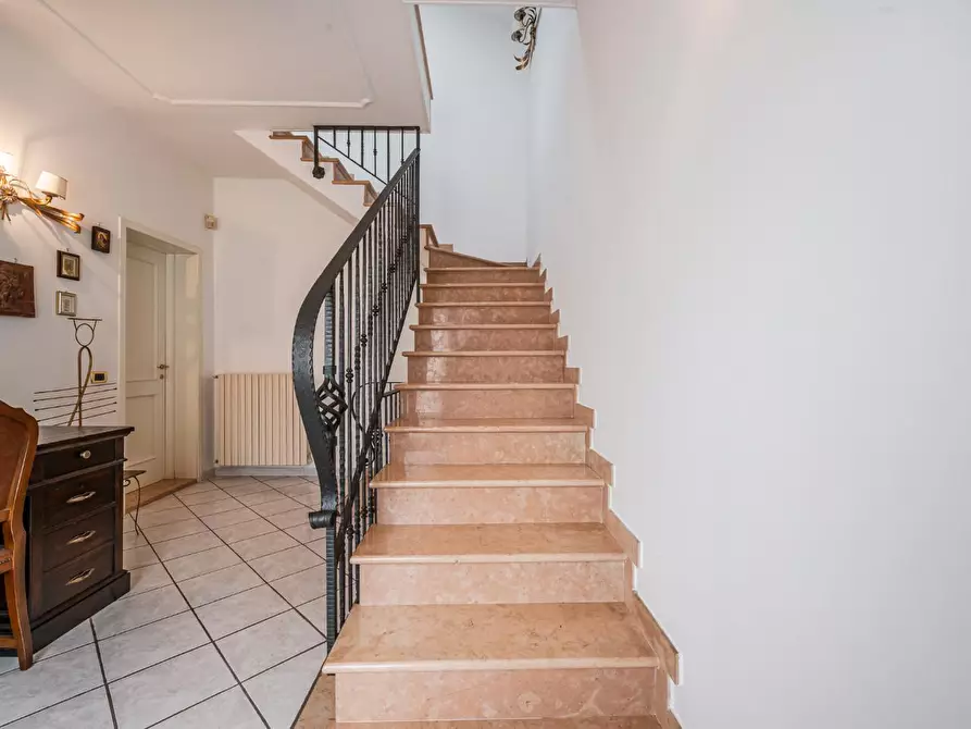 Immagine 22 di Casa indipendente in vendita  a Reggio Nell'emilia