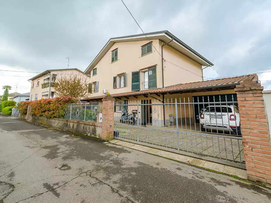 Immagine 40 di Casa indipendente in vendita  a Reggio Nell'emilia