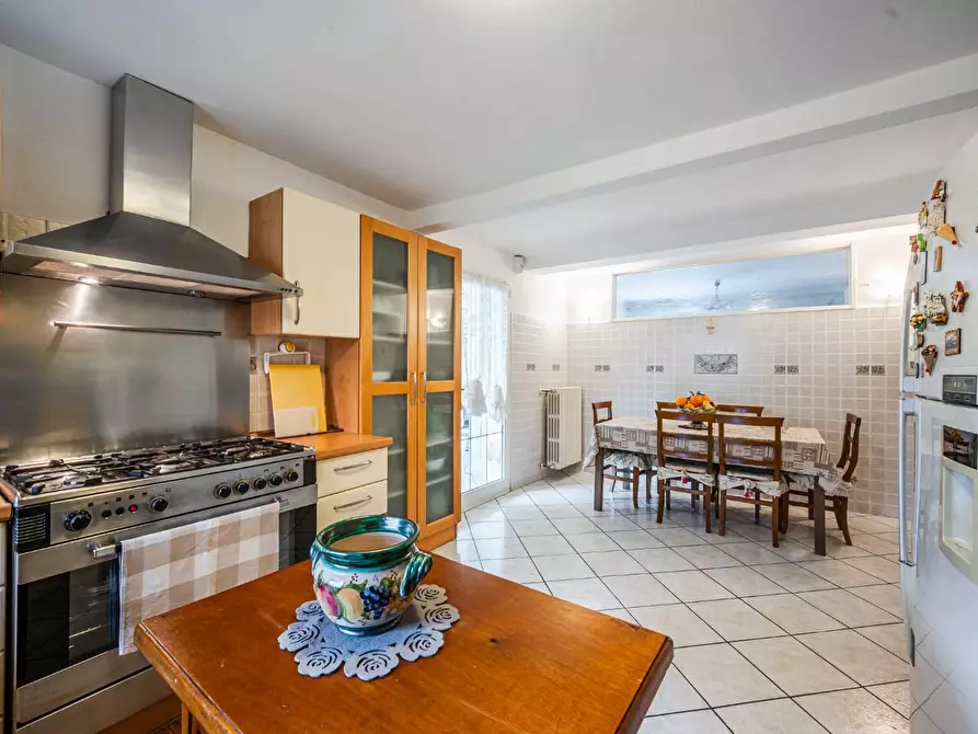 Immagine 5 di Casa indipendente in vendita  a Reggio Nell'emilia