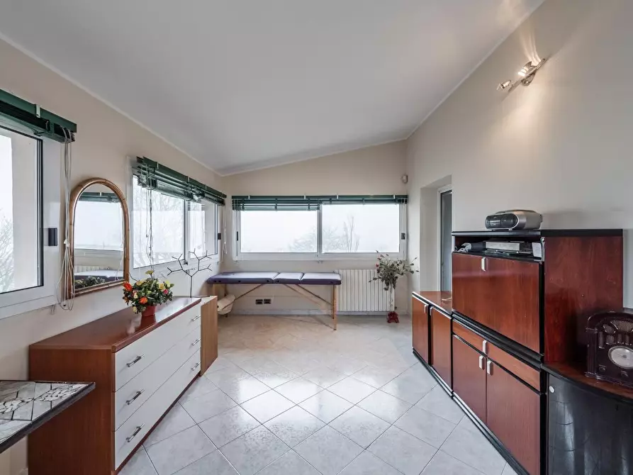 Immagine 30 di Casa indipendente in vendita  a Reggio Nell'emilia