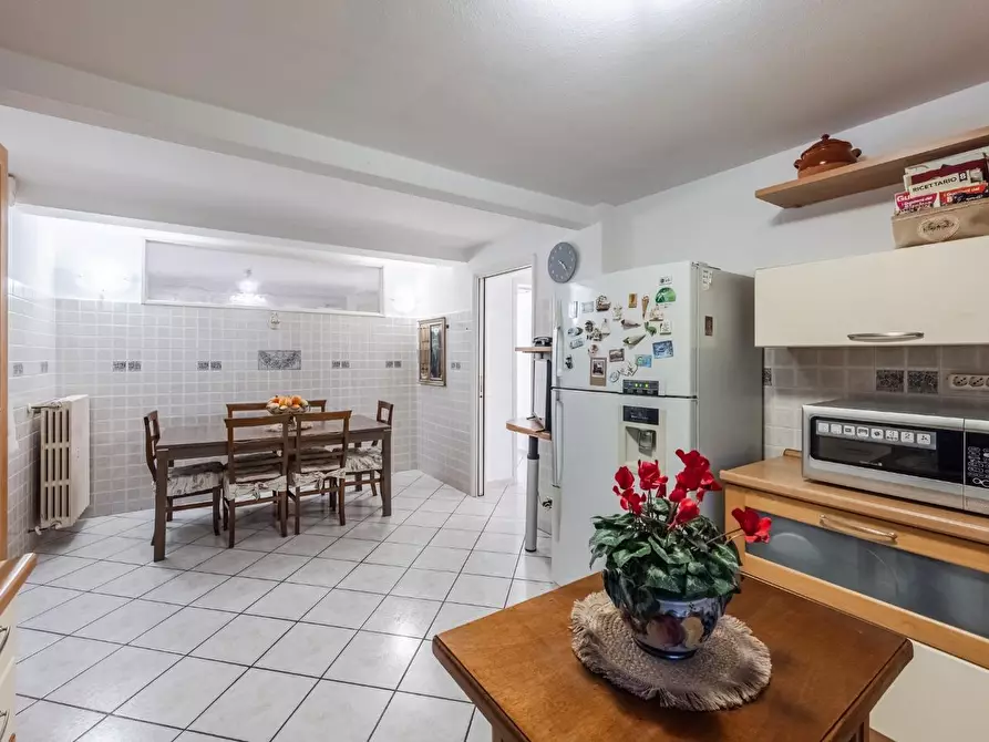 Immagine 6 di Casa indipendente in vendita  a Reggio Nell'emilia