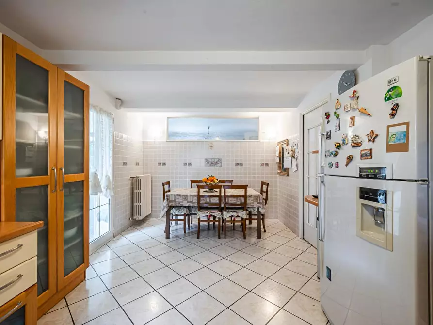 Immagine 6 di Casa indipendente in vendita  a Reggio Nell'emilia