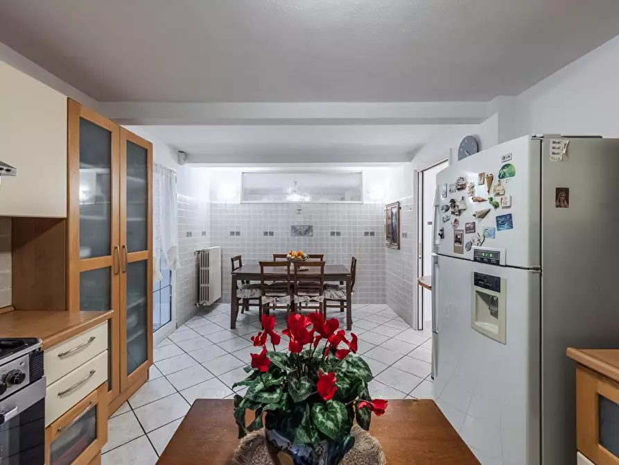 Immagine 8 di Casa indipendente in vendita  a Reggio Nell'emilia