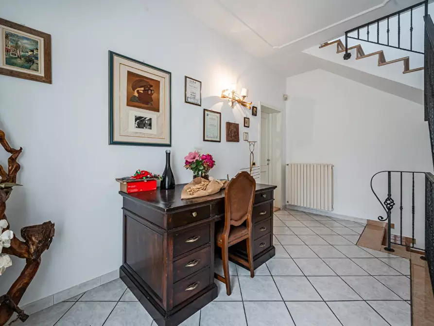 Immagine 21 di Casa indipendente in vendita  a Reggio Nell'emilia