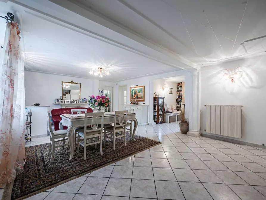 Immagine 14 di Casa indipendente in vendita  a Reggio Nell'emilia