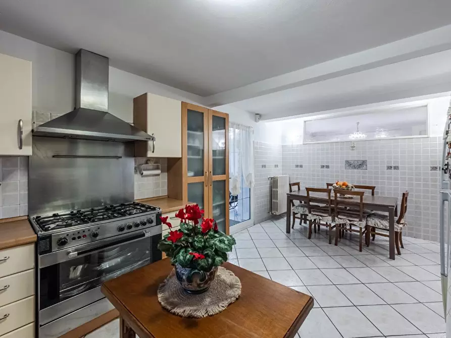 Immagine 7 di Casa indipendente in vendita  a Reggio Nell'emilia