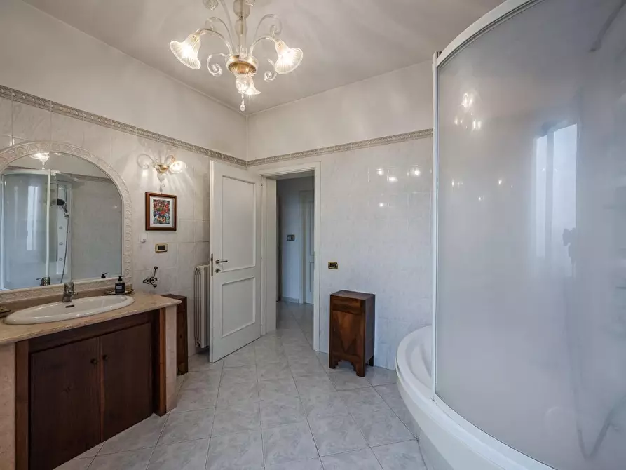 Immagine 25 di Casa indipendente in vendita  a Reggio Nell'emilia