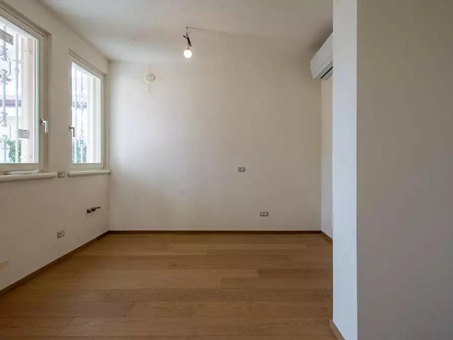 Immagine 9 di Villa in vendita  a Forte Dei Marmi