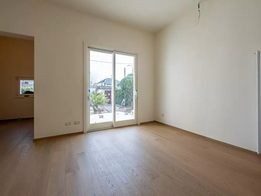 Immagine 5 di Villa in vendita  a Forte Dei Marmi