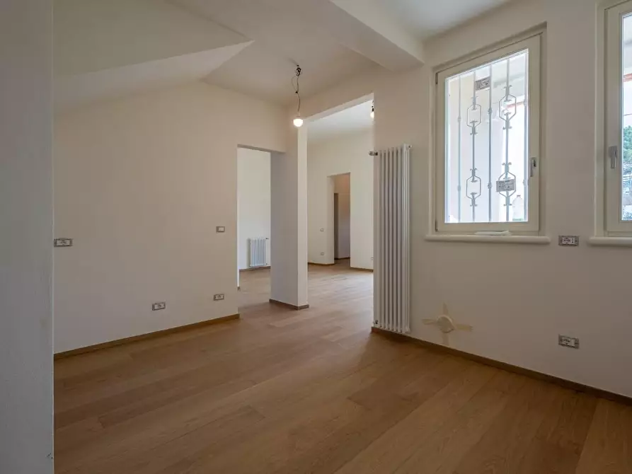 Immagine 10 di Villa in vendita  a Forte Dei Marmi