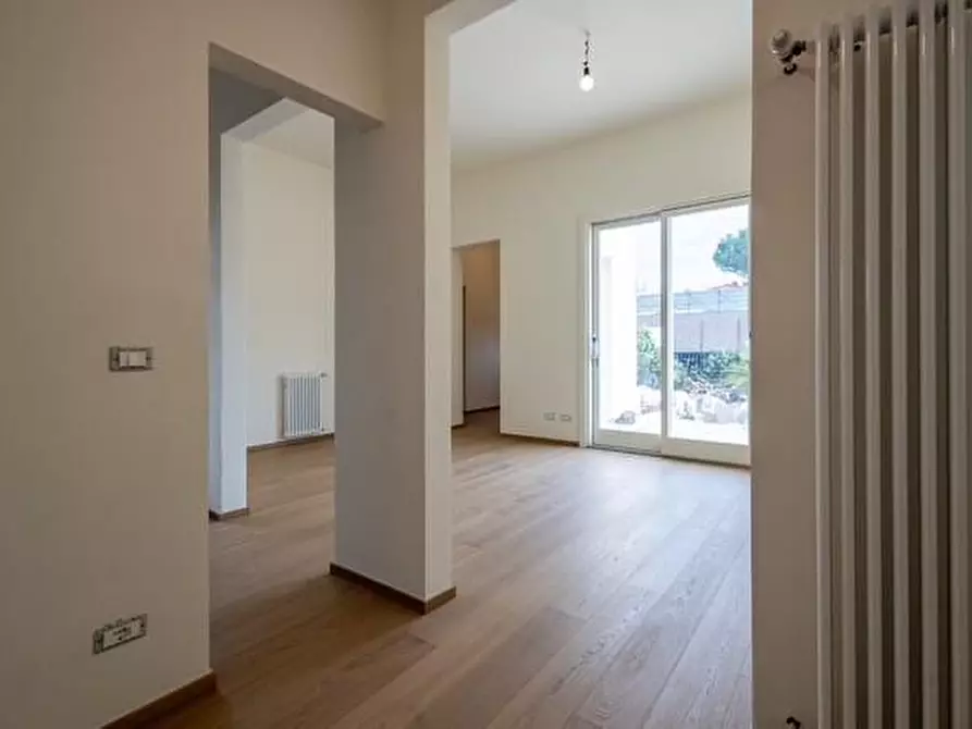 Immagine 8 di Villa in vendita  a Forte Dei Marmi