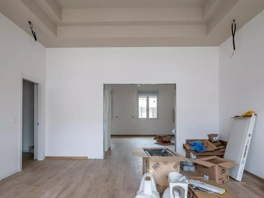 Immagine 9 di Villetta a schiera in vendita  a Cascina