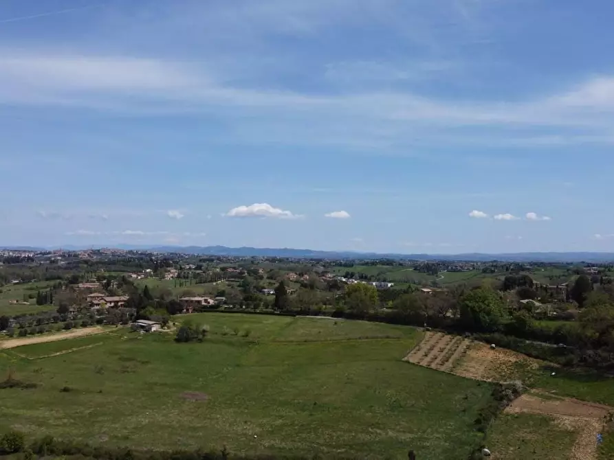 Immagine 25 di Appartamento in vendita  a Siena