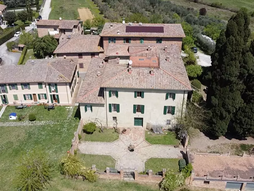 Immagine 13 di Mansarda in vendita  a Siena