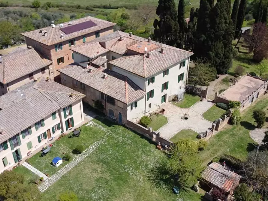 Immagine 15 di Mansarda in vendita  a Siena