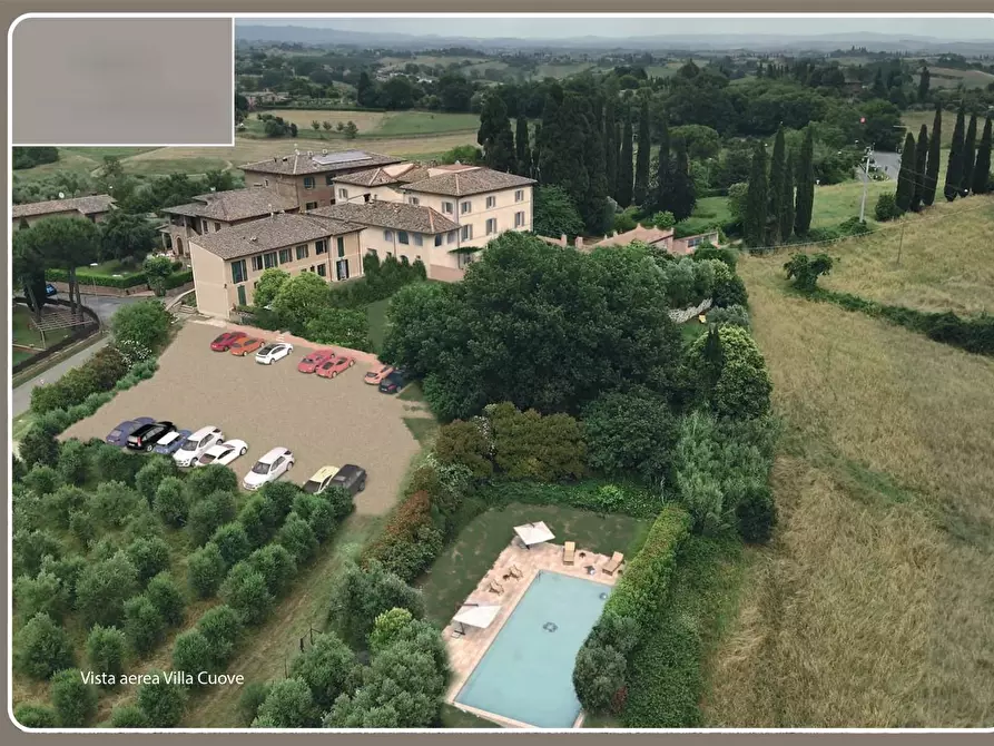 Immagine 4 di Appartamento in vendita  a Siena