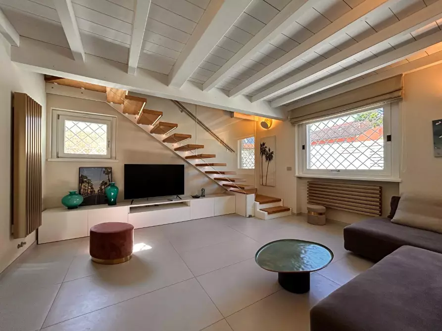 Immagine 6 di Casa bifamiliare in vendita  a Forte Dei Marmi