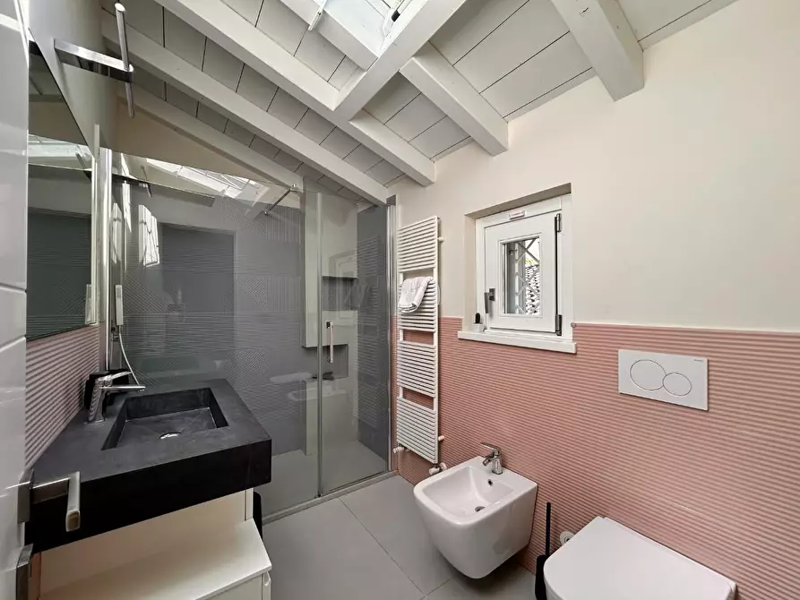 Immagine 15 di Casa bifamiliare in vendita  a Forte Dei Marmi