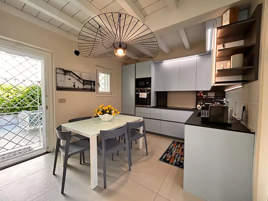 Immagine 9 di Casa bifamiliare in vendita  a Forte Dei Marmi