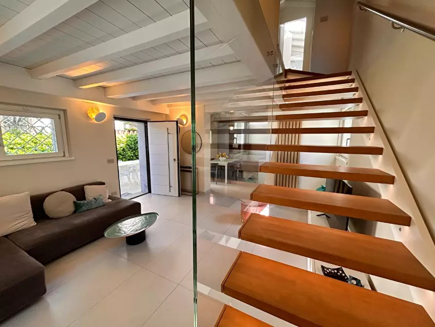 Immagine 12 di Casa bifamiliare in vendita  a Forte Dei Marmi