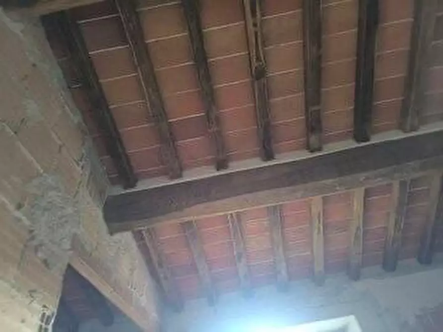 Immagine 12 di Casa colonica in vendita  a Cortona