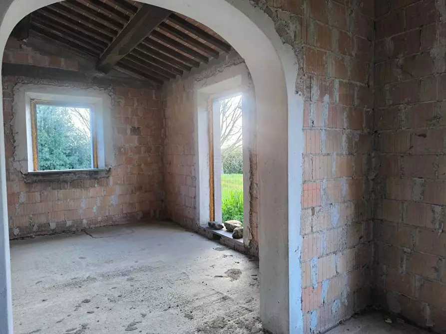 Immagine 11 di Casa colonica in vendita  a Cortona