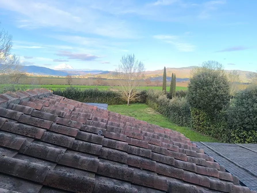 Immagine 6 di Casa colonica in vendita  a Cortona